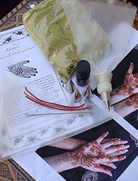 Set für Henna-Tatoos zum selber machen mit 3 Spritztüten, 3 Stahllochtüllen und 1 Koppler für die Mehndi bzw. Hennamalerei