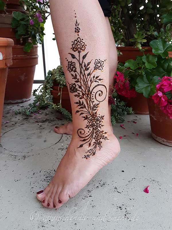 Mehndi Henna Kunst Henna Tattoos Slideshow Von Hennabemalungen Und Bodypaintings Mit Galltinte Von Olga Engelhardt