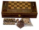 Kassette für Dame, Schach und Backgammon mit Schachfiguren Backgammonsteinen und Würfeln