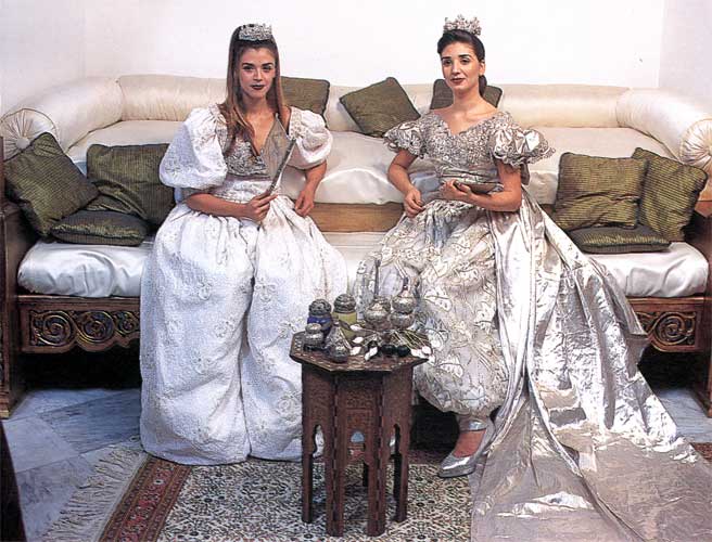 Festkleider aus Tunis